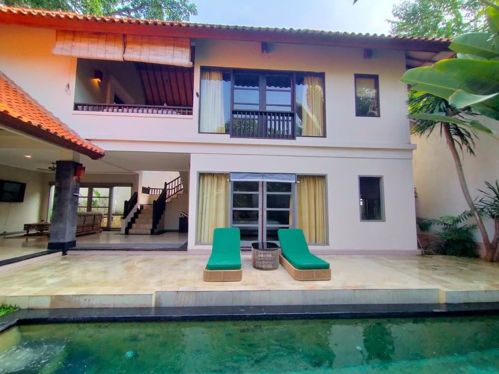THE DAMPATI VILLA in Denpasar
