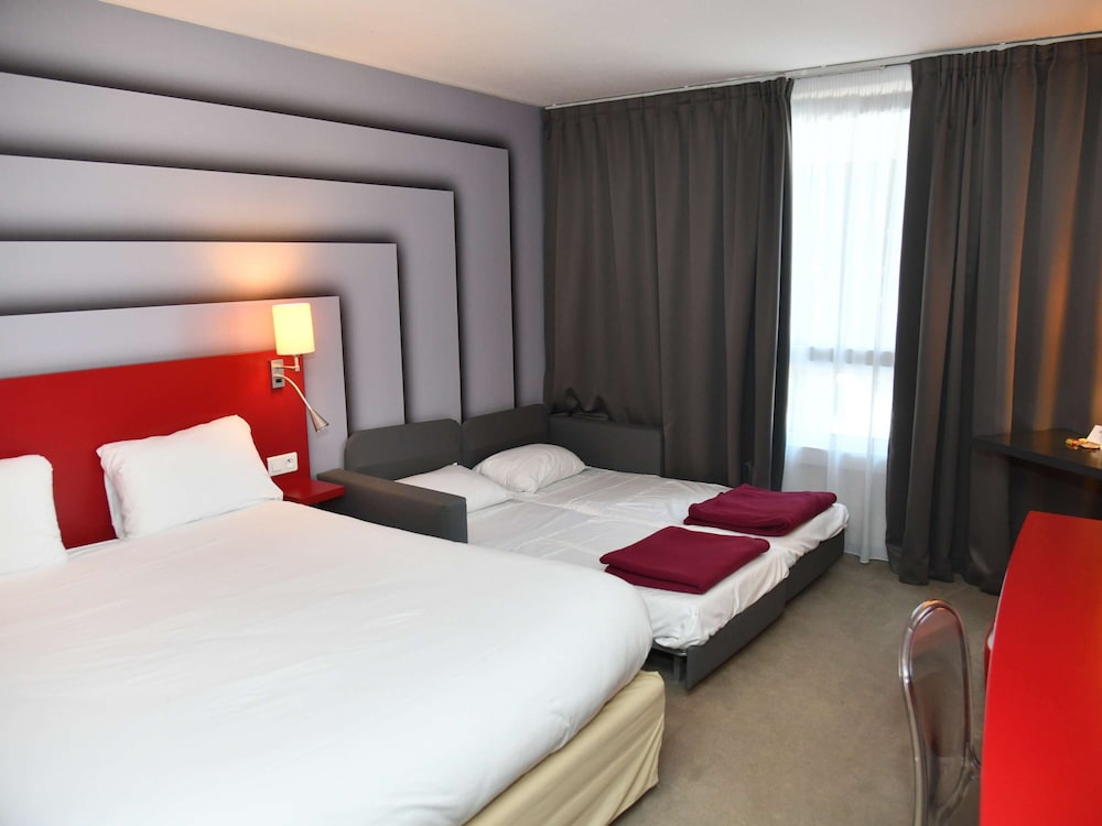 FAMILY, DOUBLE BED, 2 SOFA