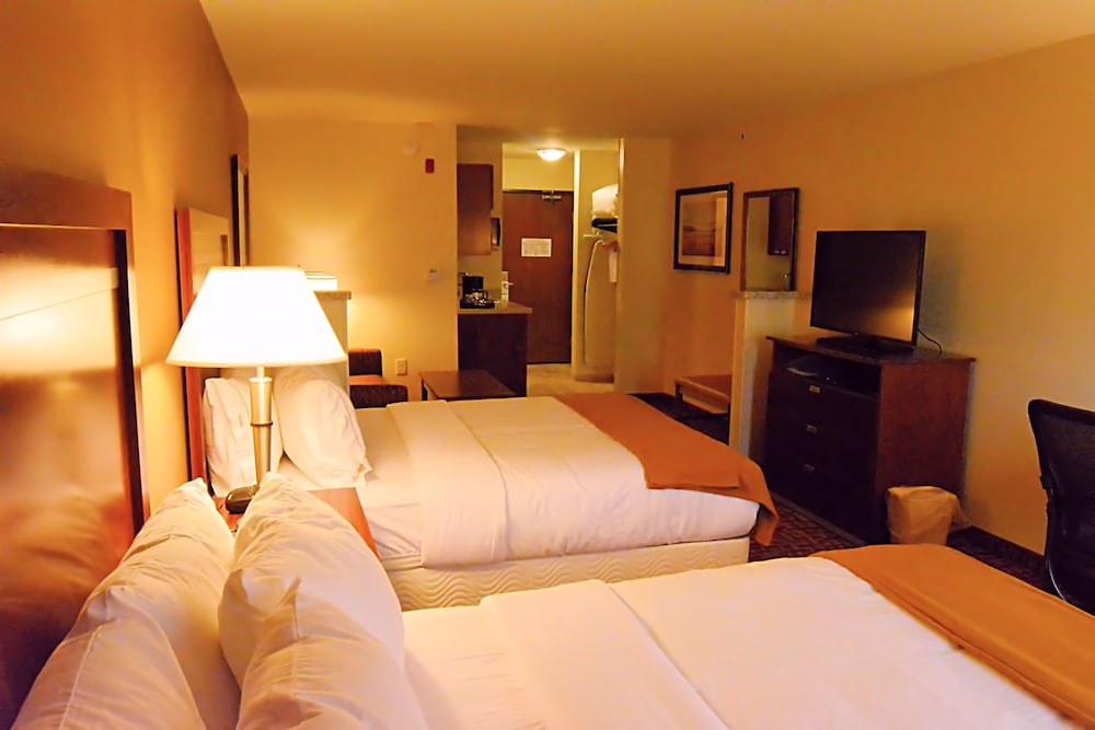 Holiday Inn Express Hotel And Suites Glendive 20/60