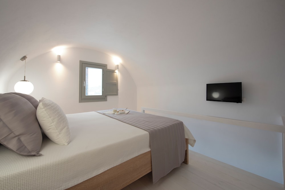 White Orchid Luxury Suites 20/50