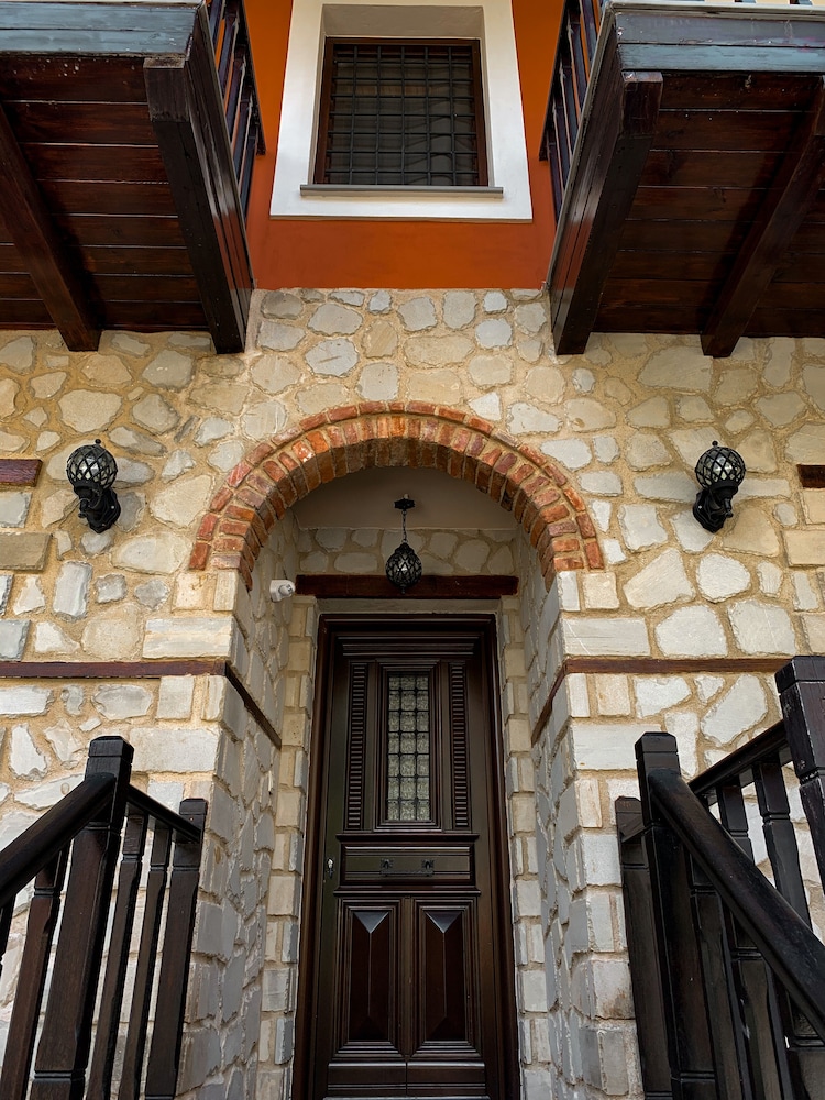 Elena Guesthouse 3/50