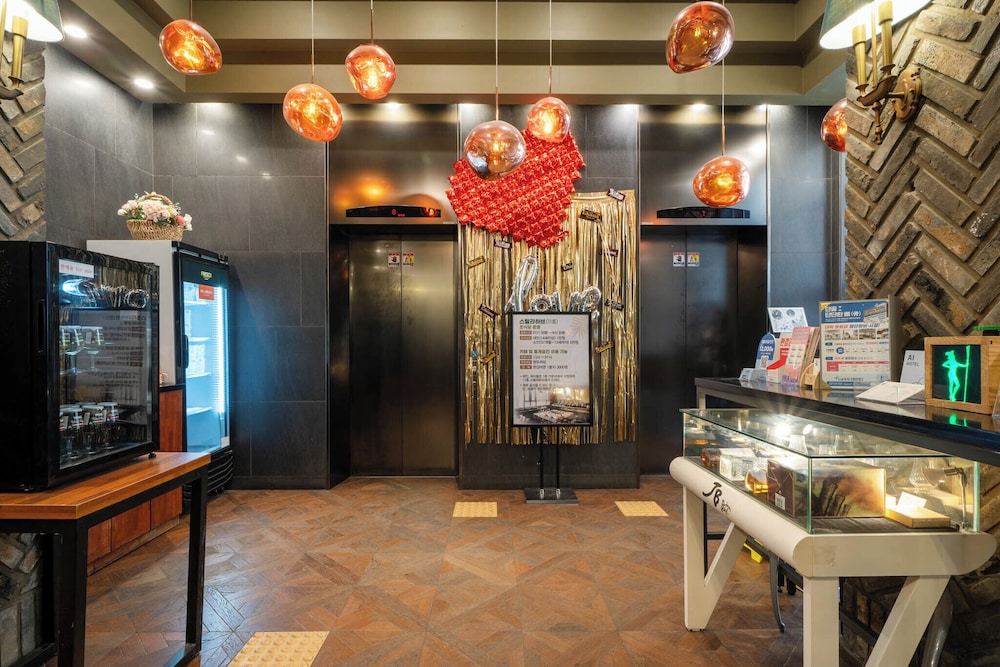 JB Design Hotel 11/77