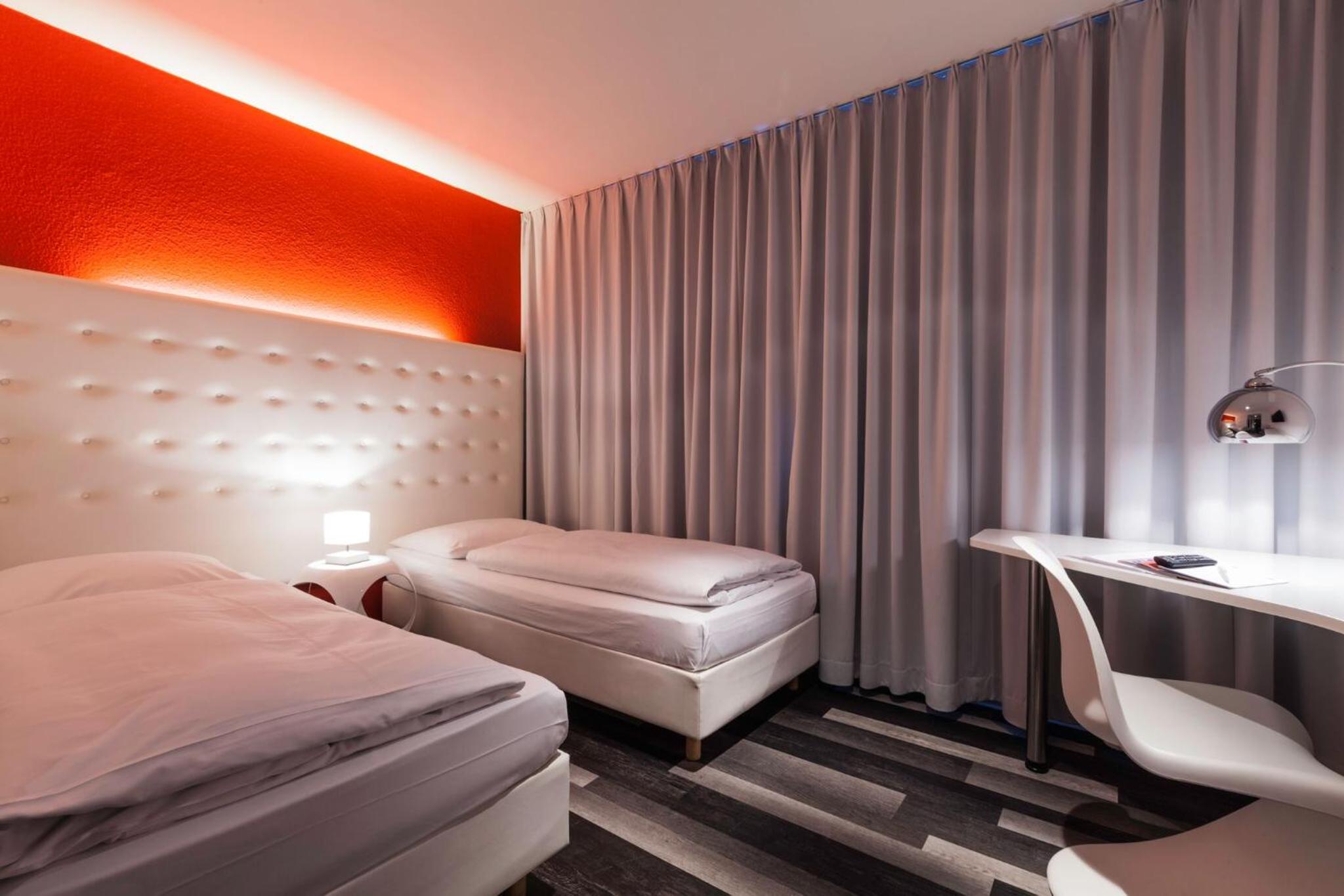 غرفة بسرير مزدوج أو سريرين منفصلين، Cityhotel Monopol 5/7