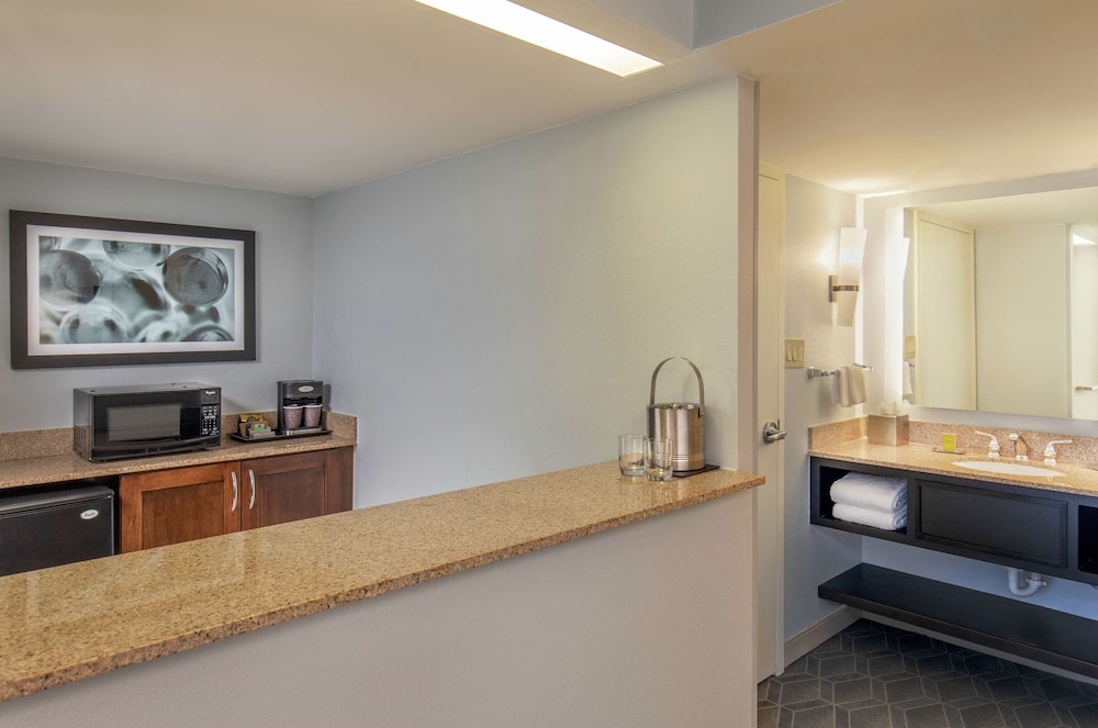 DoubleTree by Hilton Columbia MD 13/47