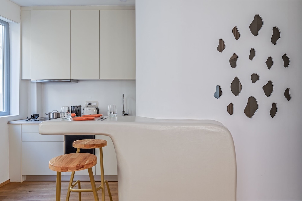 Lofus Bio Suites 3/50