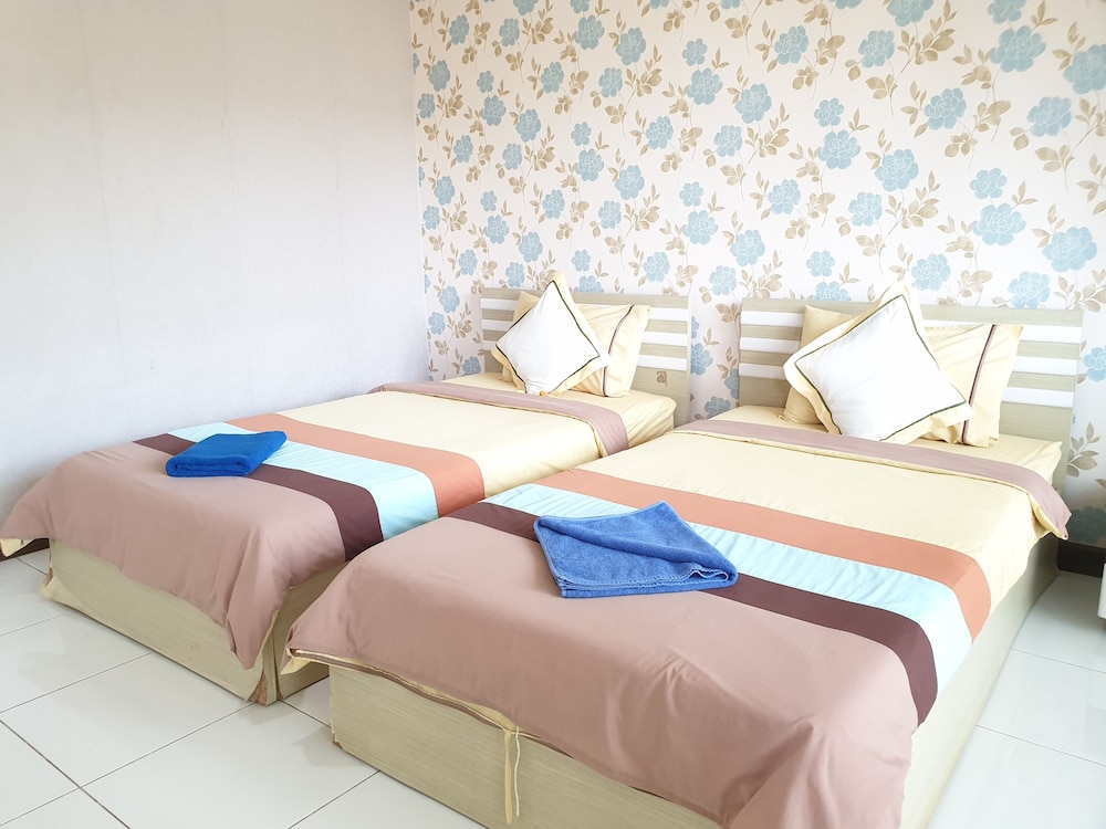 Sea Beach Koh Larn 16/48