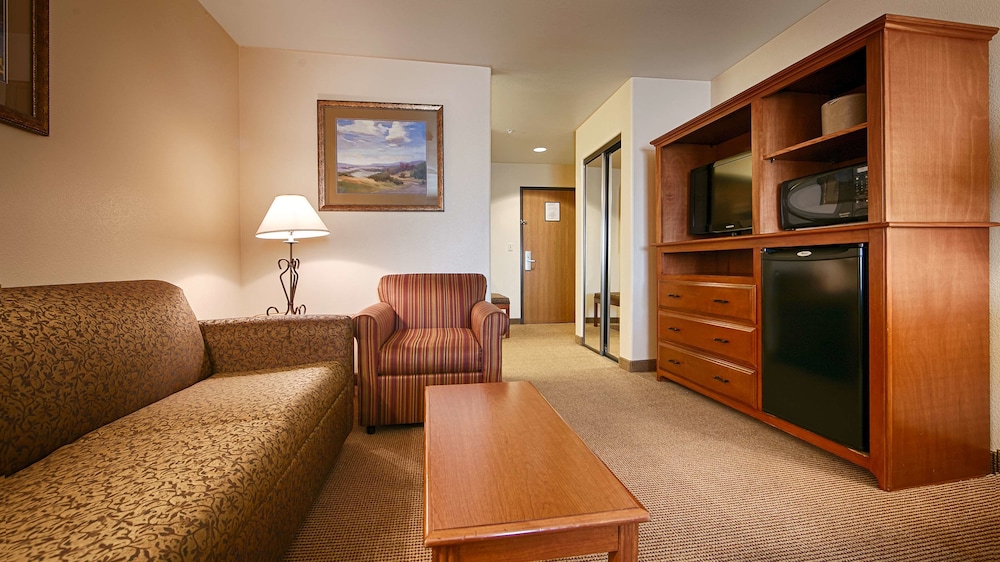 Best Western Territorial Inn & Suites 10/13