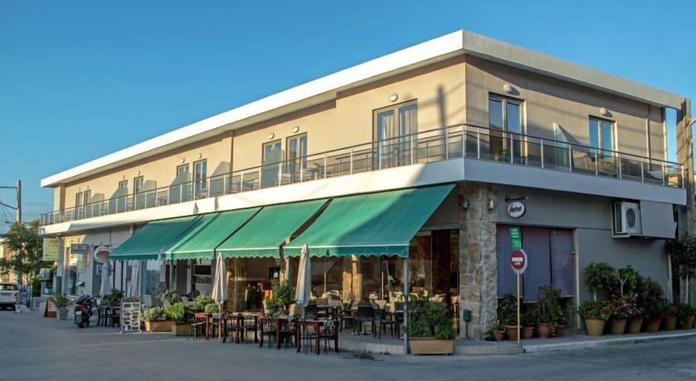 Castell Hotel 2/50