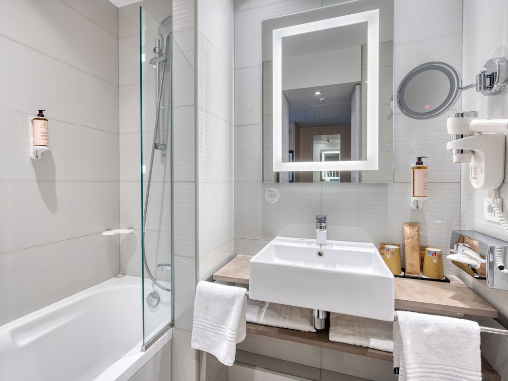 Hotel Mercure Paris 15 Porte De Versailles 61/63