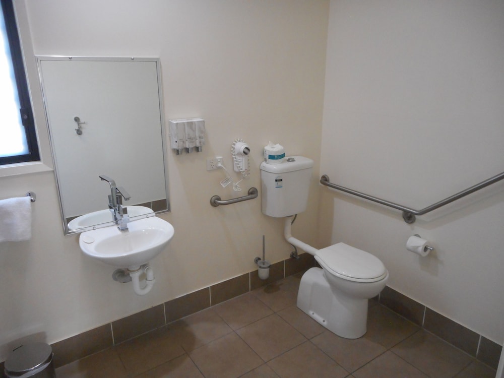 INJUNE MOTOR INN 10/34