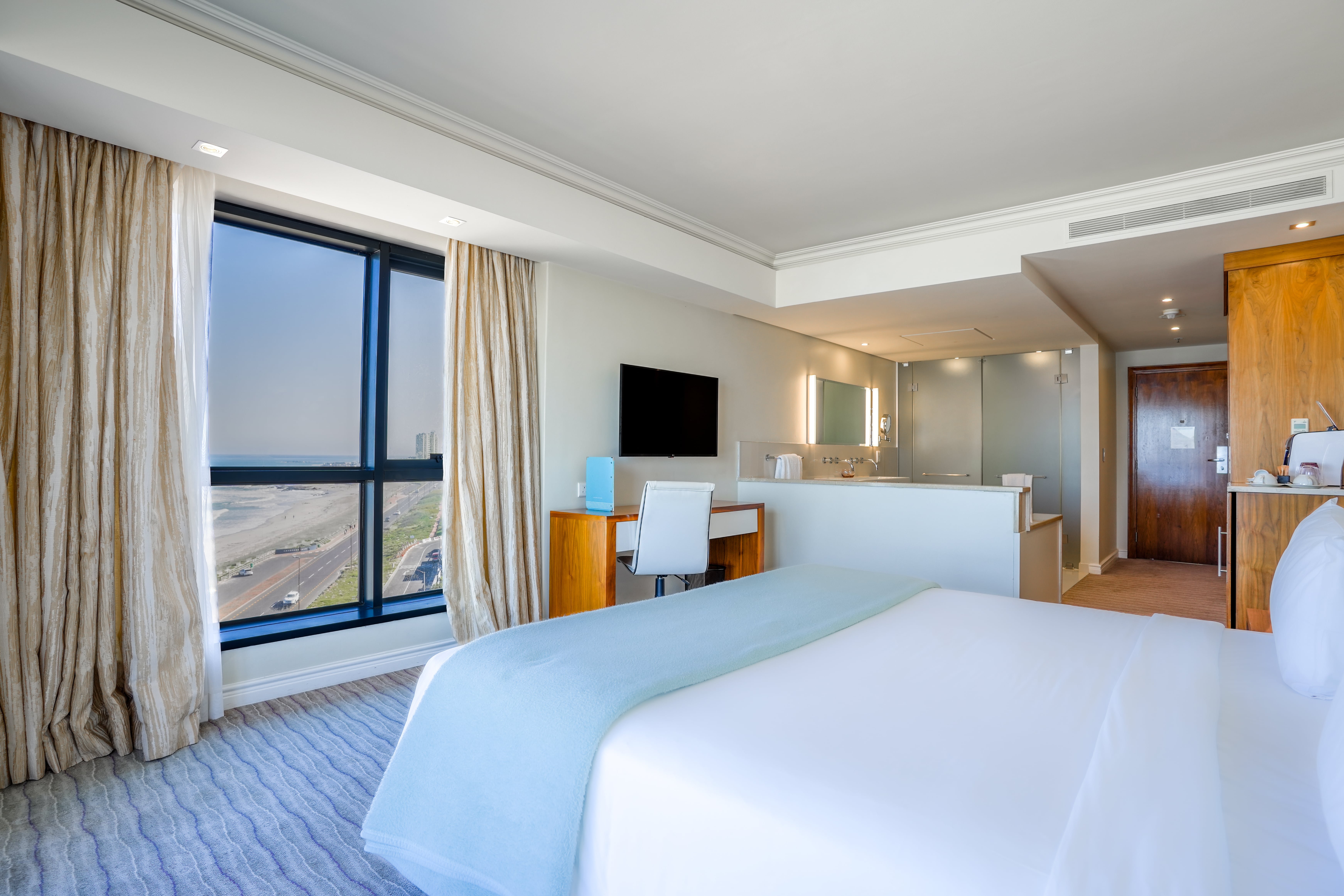 Blaauwberg Beach Hotel 18/100