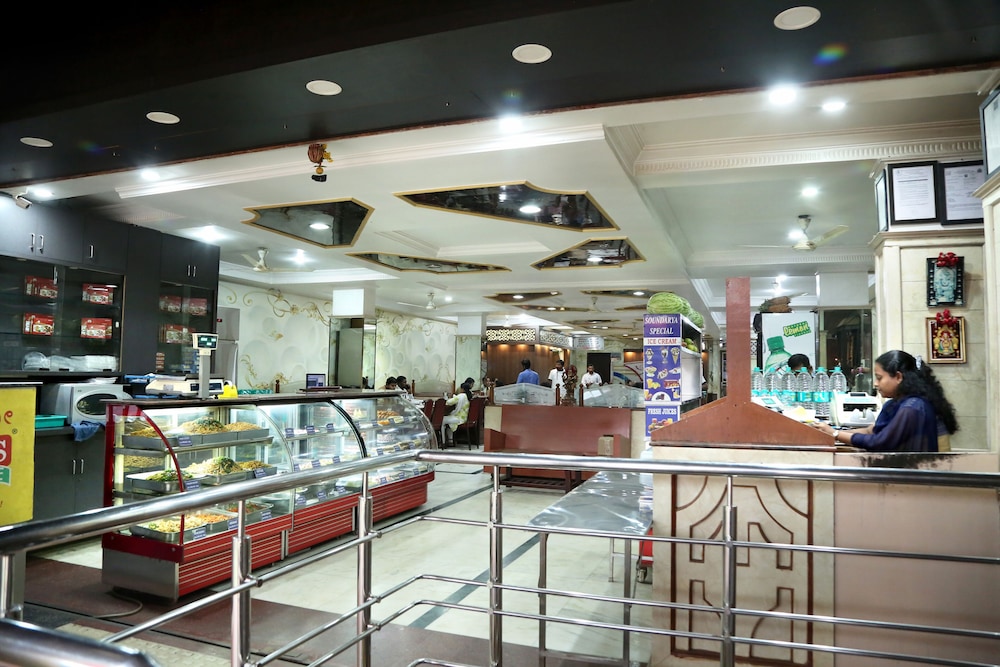 Soundarya Hotel 5/38
