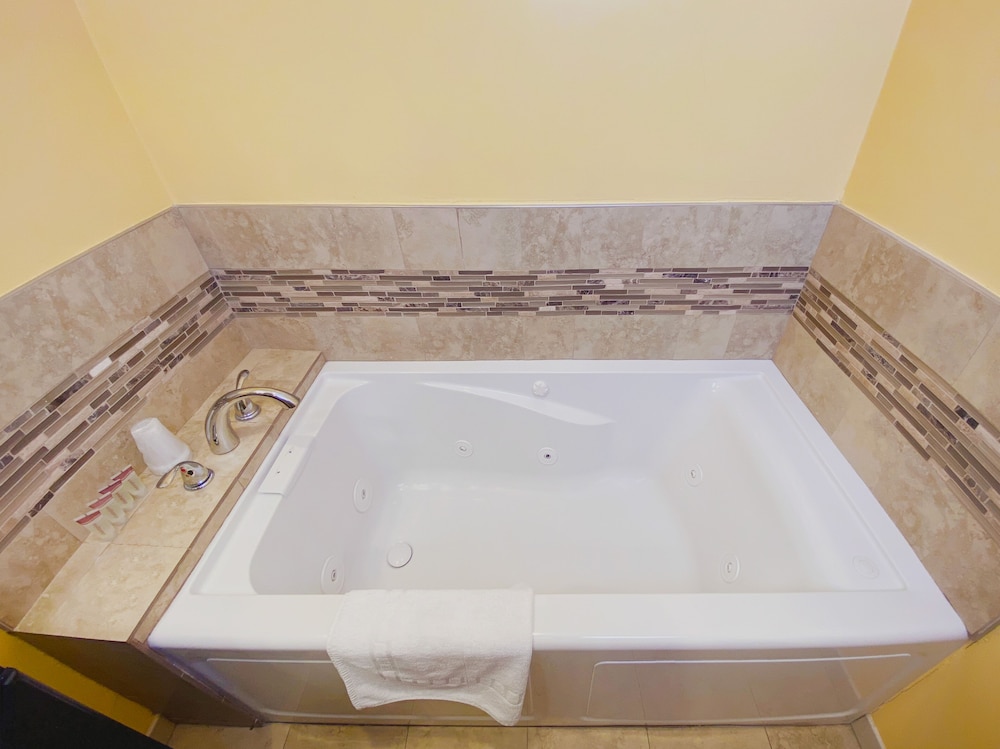 El Patio Inn Studio City 58/59