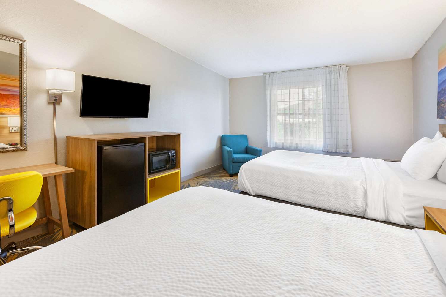 Days Inn By Wyndham Roanoke Near I-81 22/47
