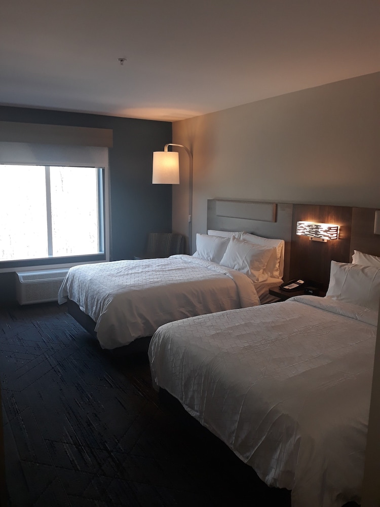 Holiday Inn Express and Suites Jackson 15/41