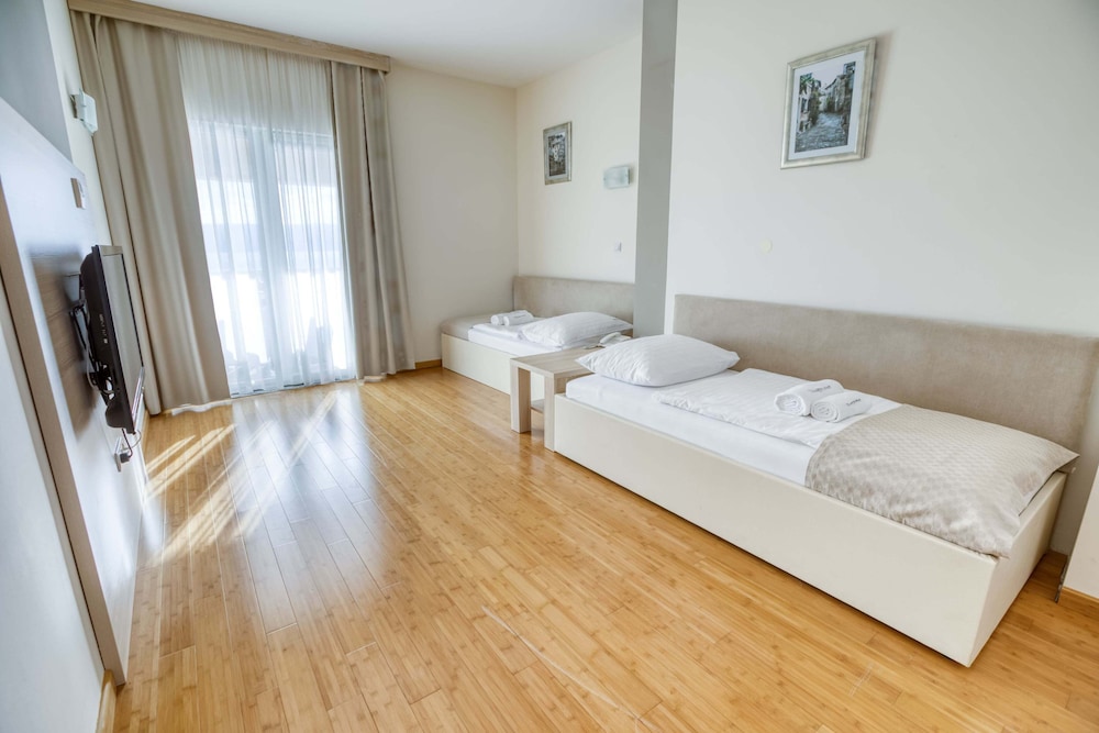 Villa MiraMar 8/50
