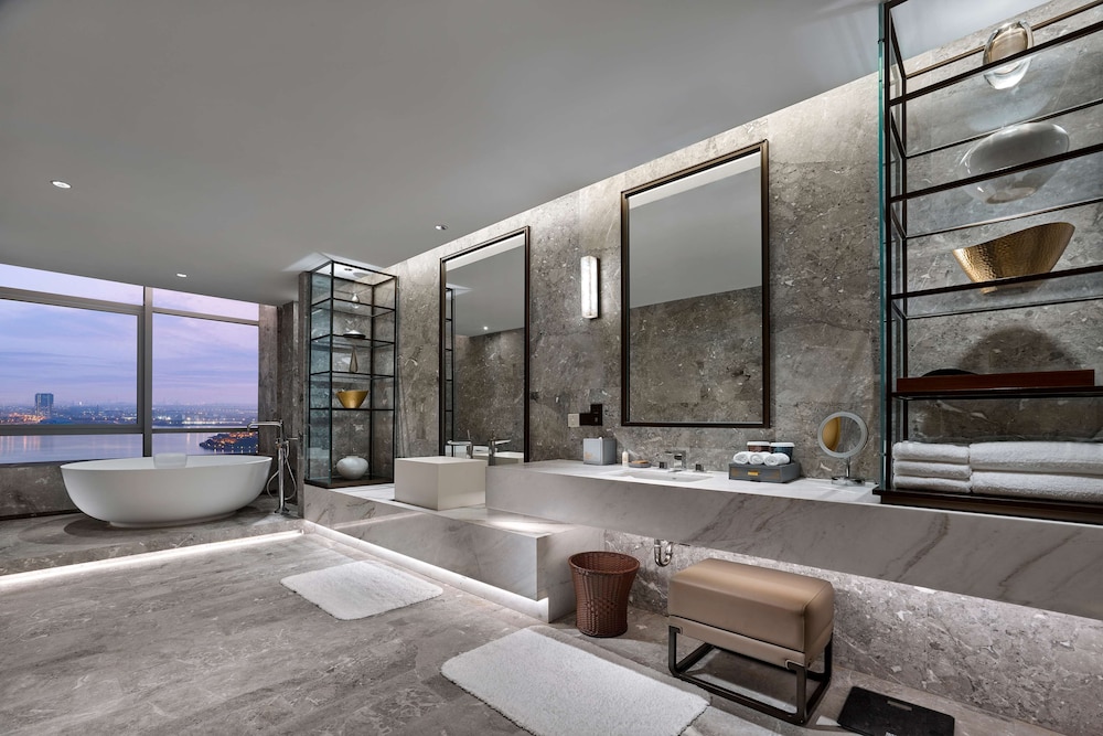 Hilton Suzhou Yinshan Lake 38/72