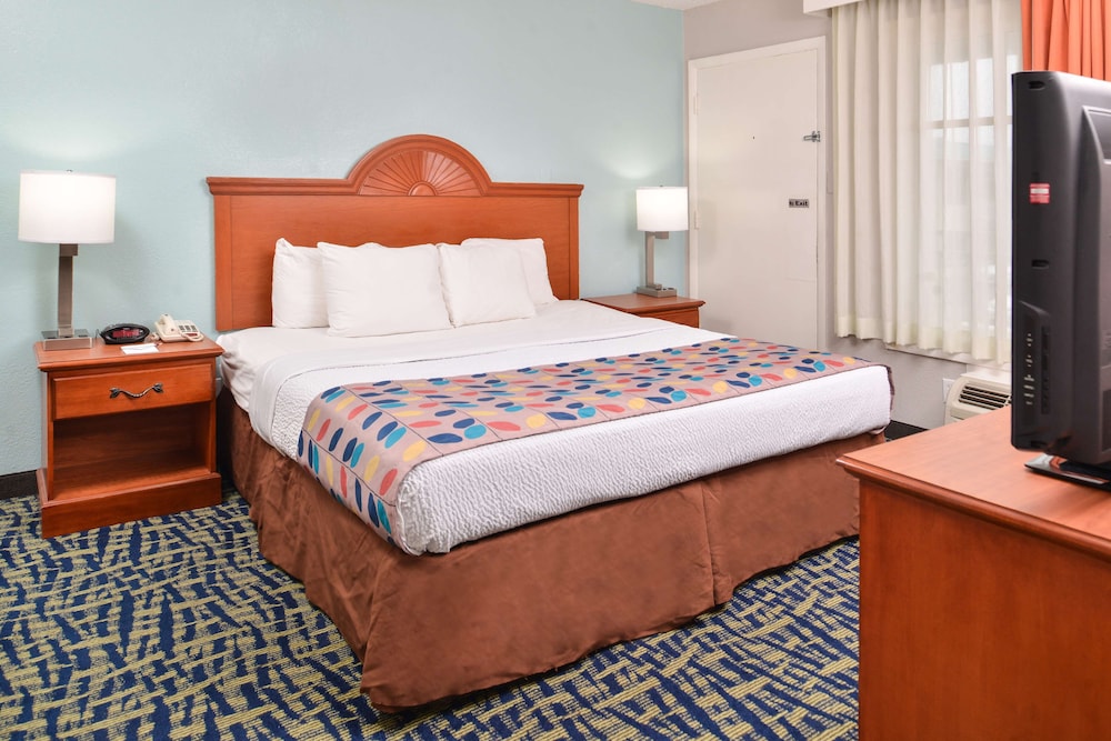Best Western Plus Chesapeake Bay - Norfolk 16/40