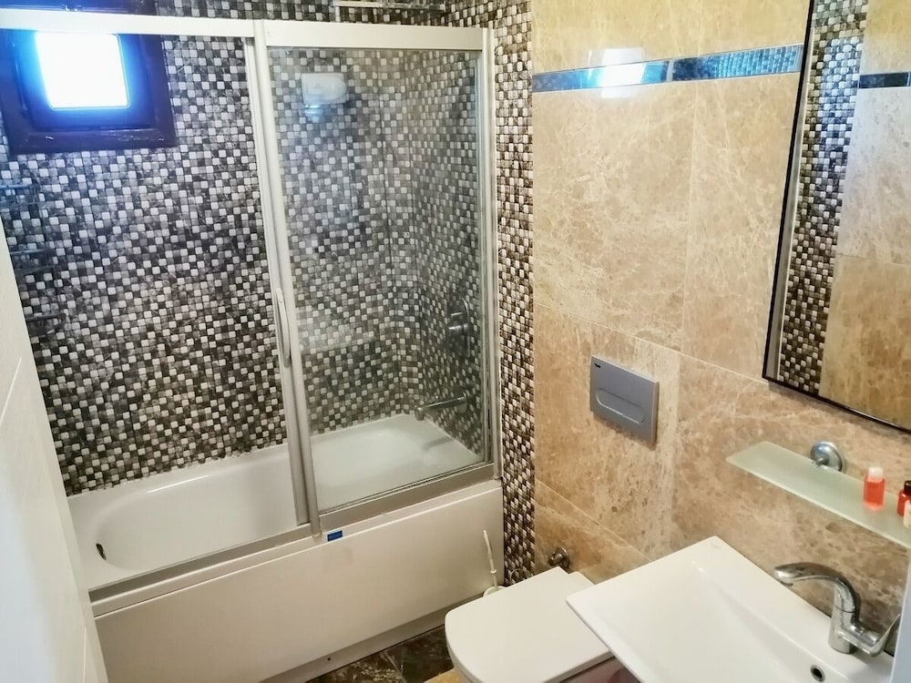Assos Büyük Yildizsaray Otel 50/50