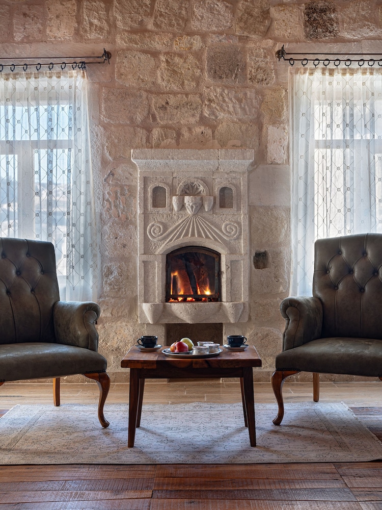 Aza Cave Hotel 30/50