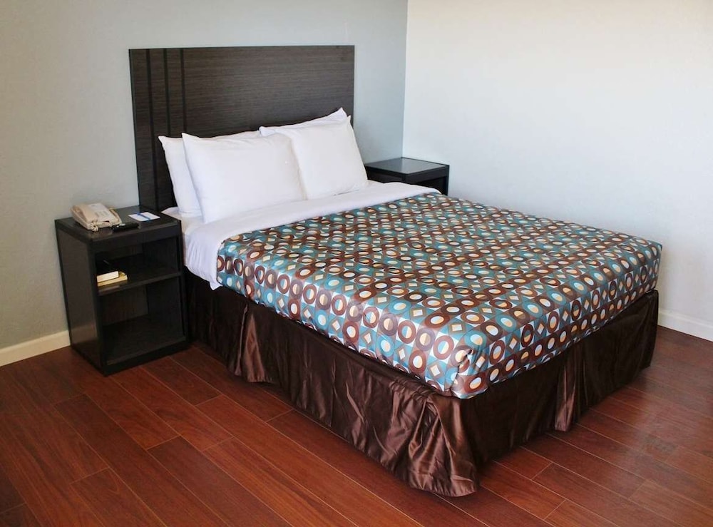 غرفة بسرير كوين، Americas Best Value Inn Stillwater 4/9