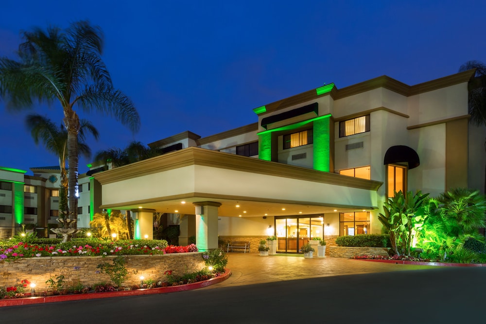 Holiday Inn Orange County Airport 4/57