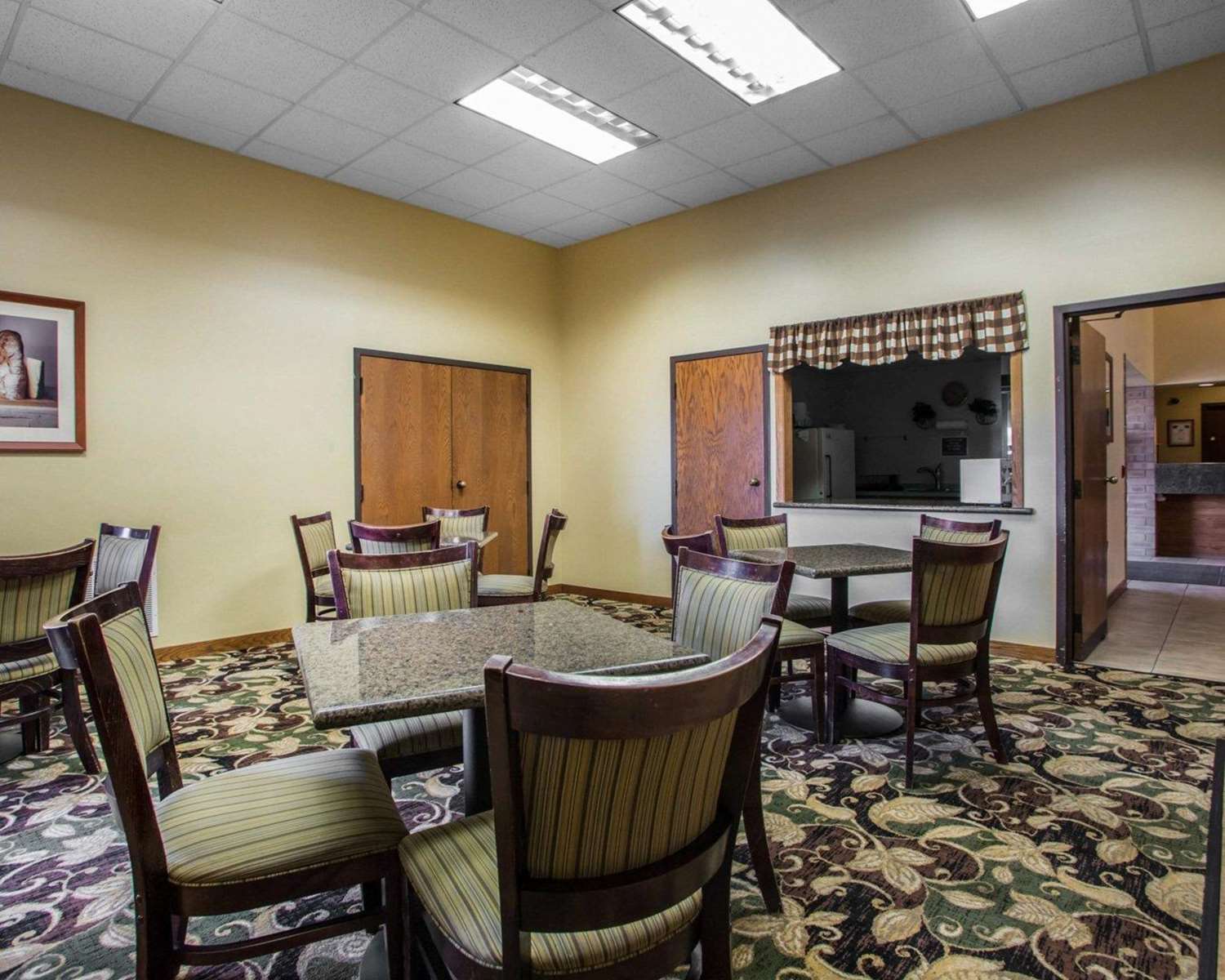 AmericInn by Wyndham Marshfield 12/13