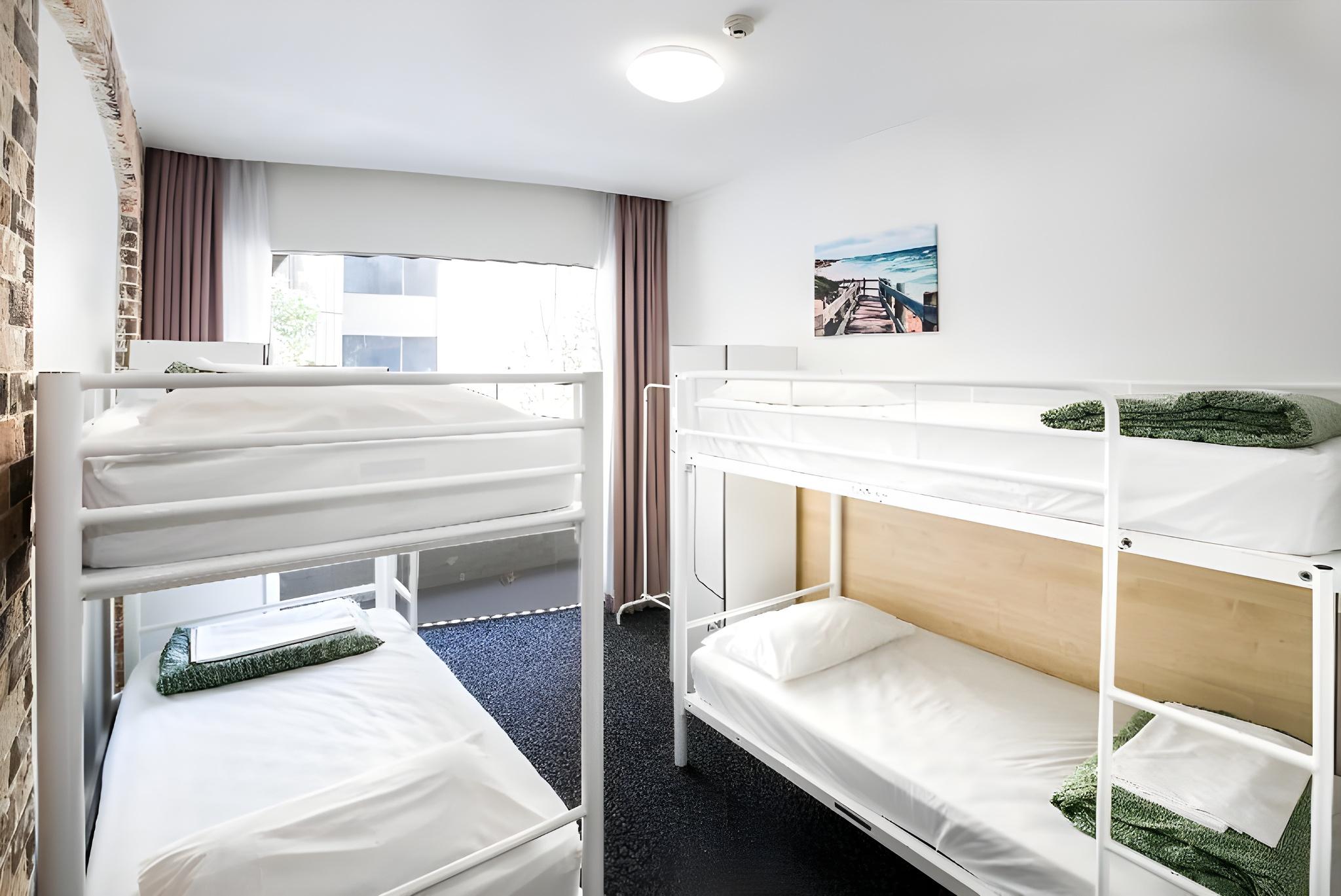 Mixed Dorm, 4 People