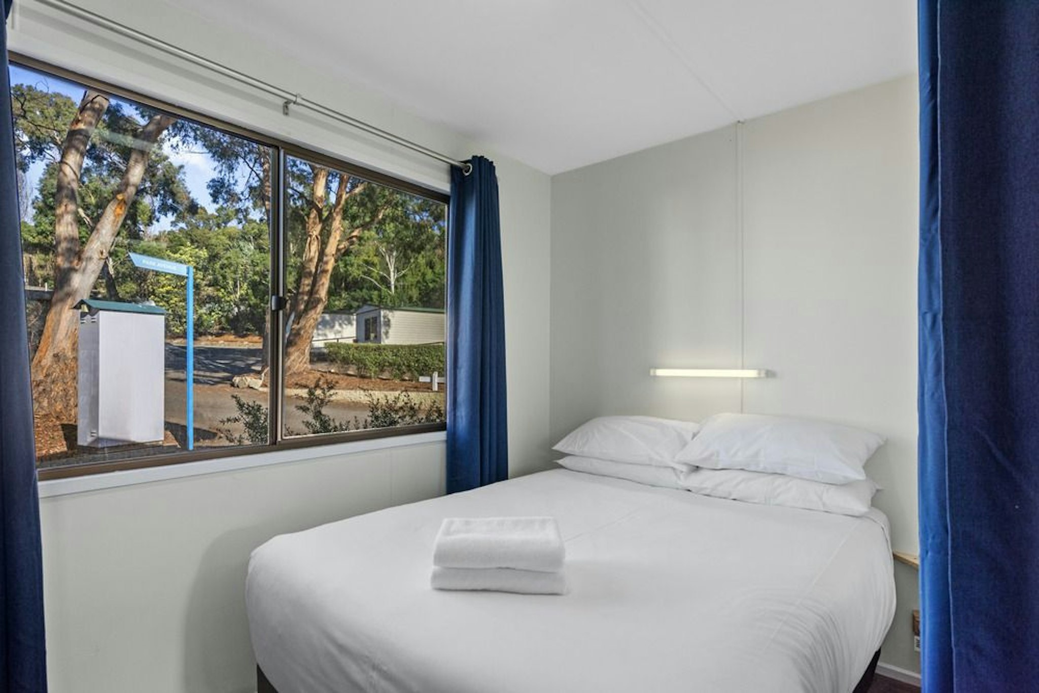 Economy, Studio, Cabin