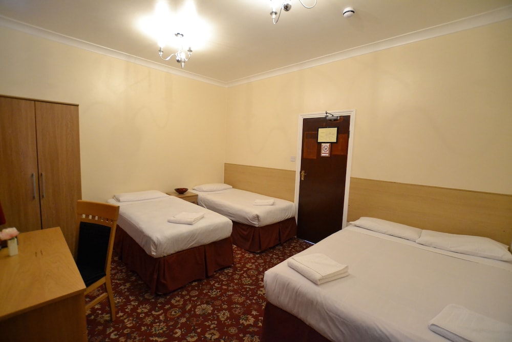 Park Hotel Ilford 32/67