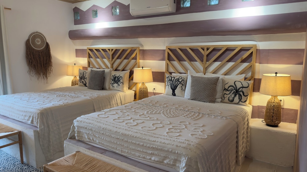 Tranquilseas Eco-Lodge, Diving Center, Restaurant &amp; Bar 11/50