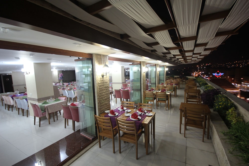 Grand Corner Boutique Hotel 29/45