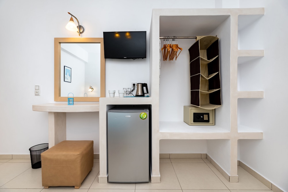 Stelios Place 24/50