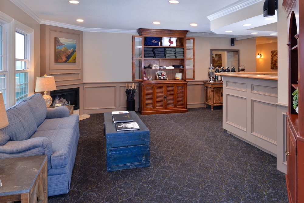 Sand Pebbles Inn 11/34