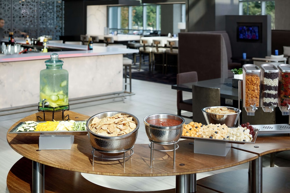 Embassy Suites By Hilton Charlotte Uptown 51/67
