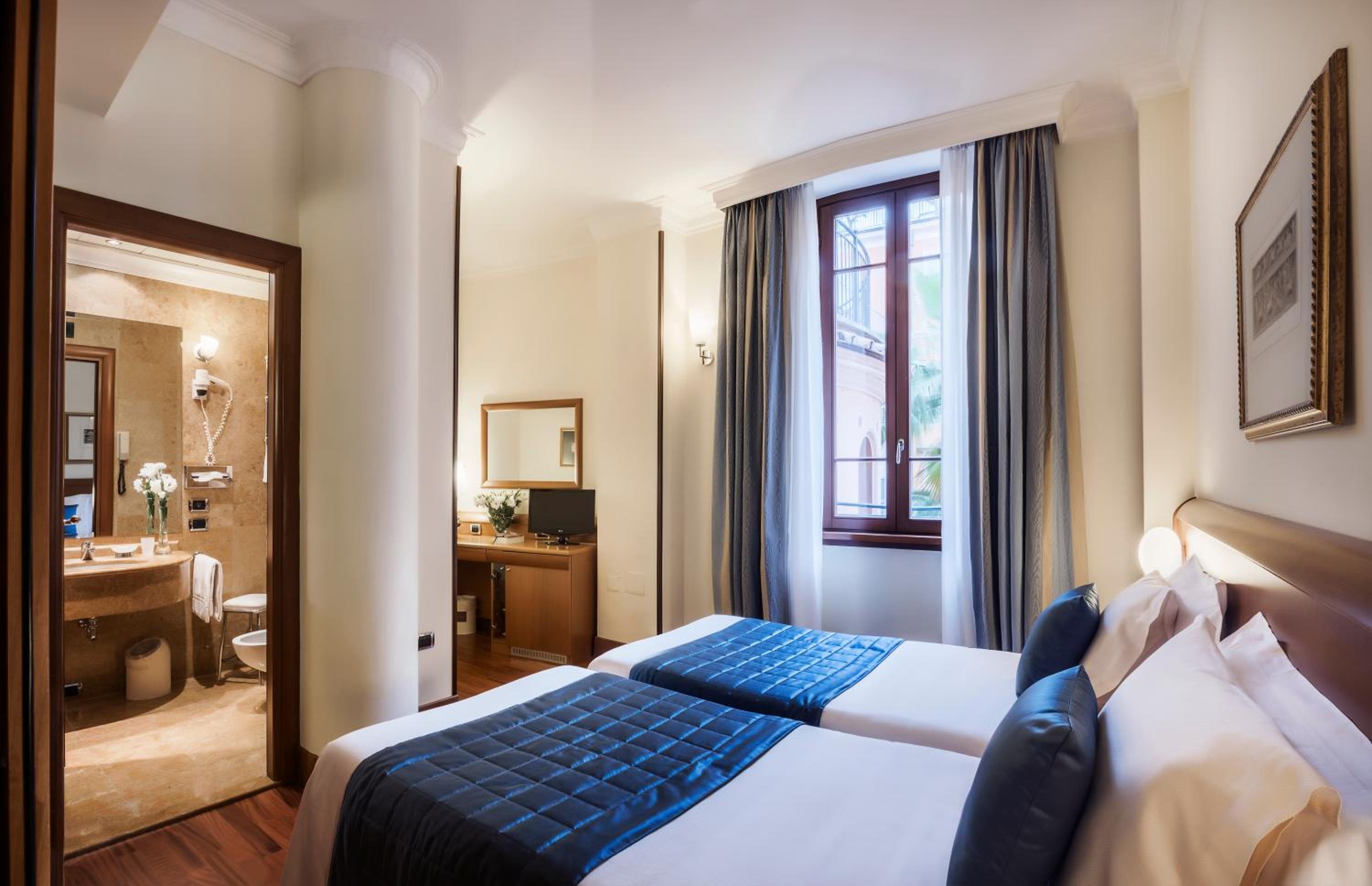 Room, Double Bed