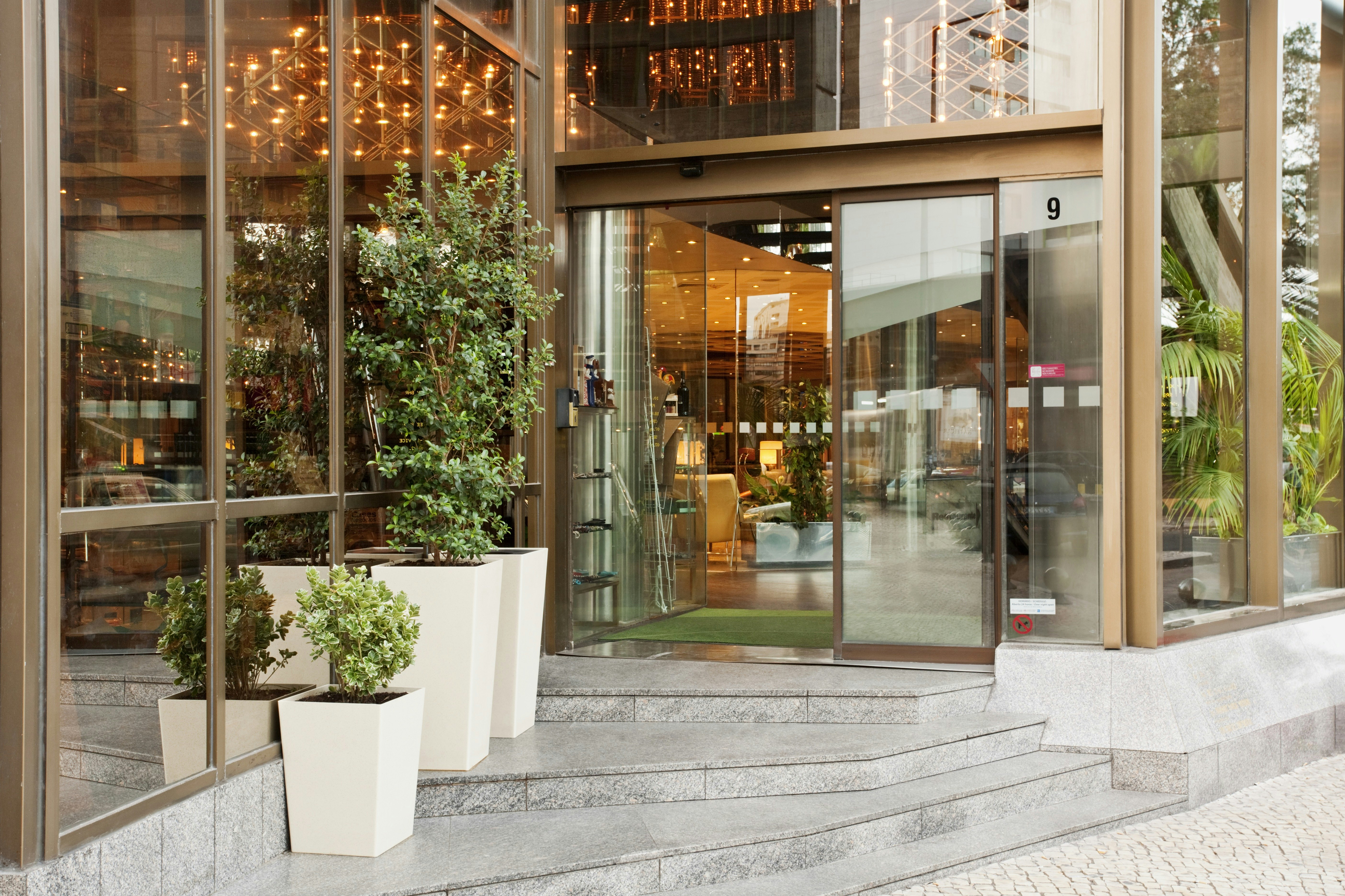Hotel Holiday Inn Lisboa Continental 6/75