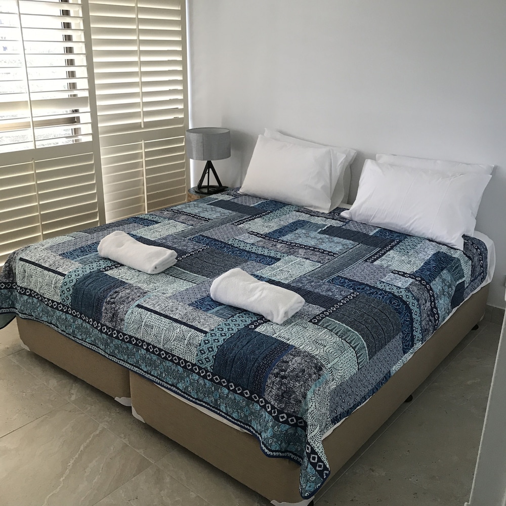 Norfolk Luxury Beachfront Apartments 23/74