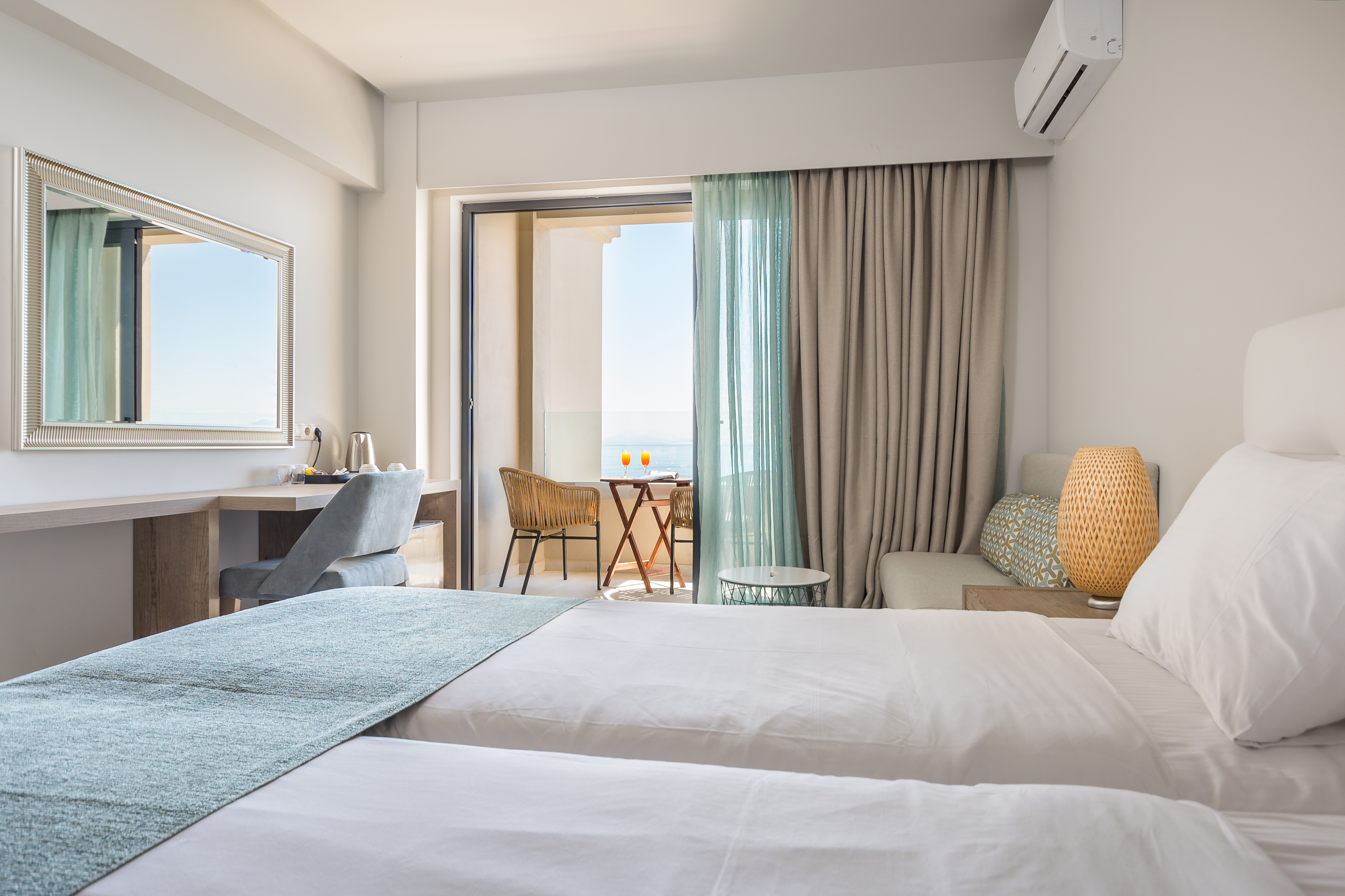 Room, Double Bed, Lateral Side Sea View