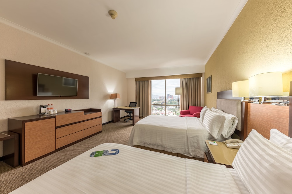 HOLIDAY INN SELECT GUADALAJARA 14/72