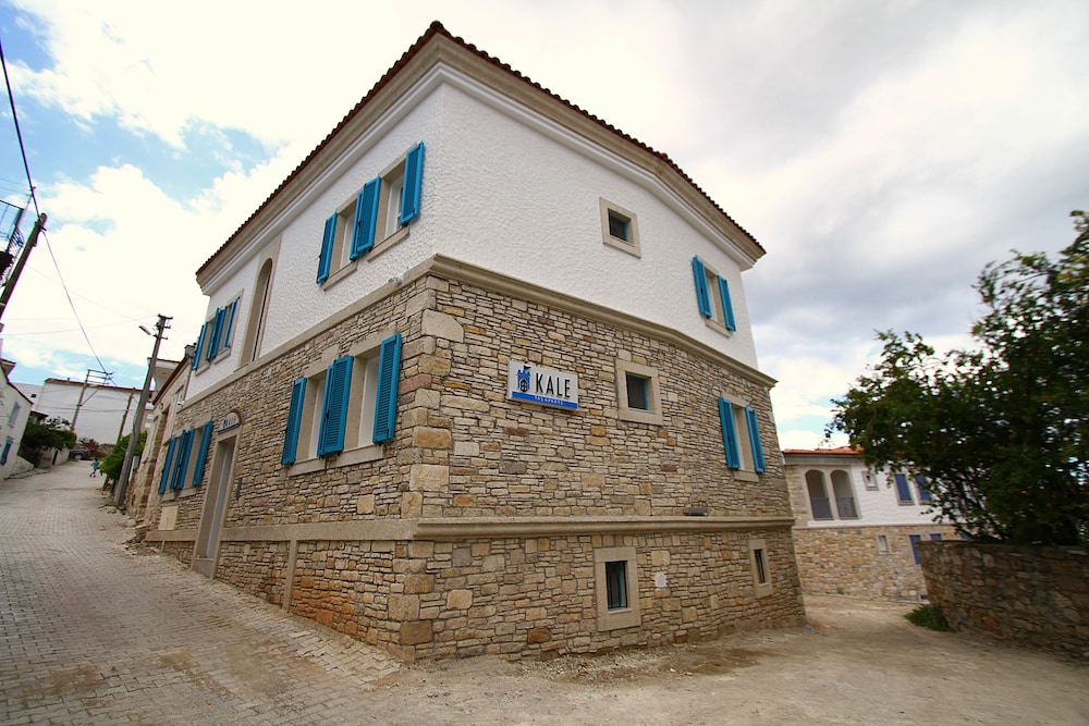 Cesme Kale Tas Apart 4/32
