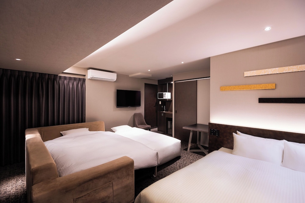 DELUXE, QUEEN BED