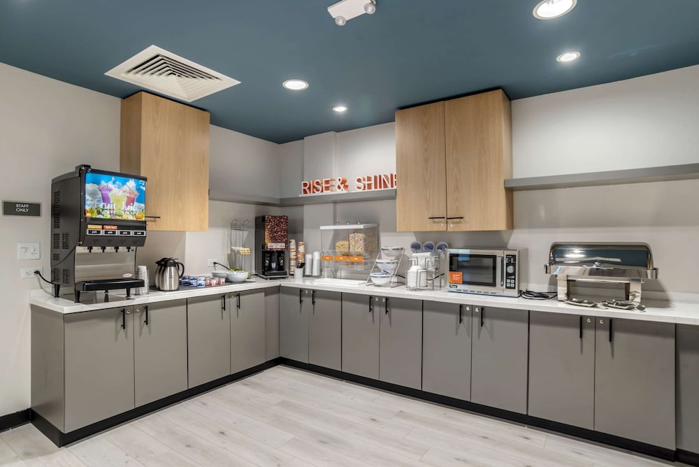 Comfort Inn & Suites Panama City Beach - Pier Park Area 50/61