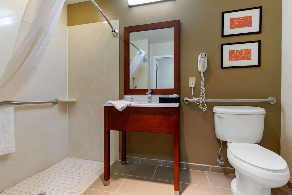 Comfort Inn & Suites Cordele GA 8/31