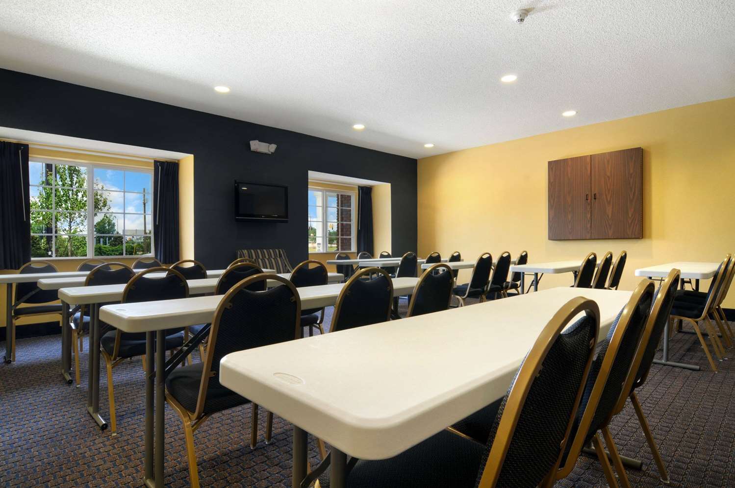 Microtel Inn And Suites Columbus Ft Benning 25/29