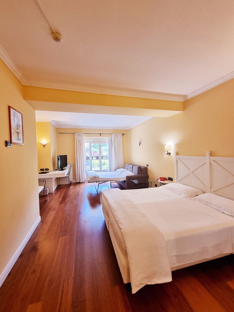 Hotel Canali, Portofino Coast 20/50