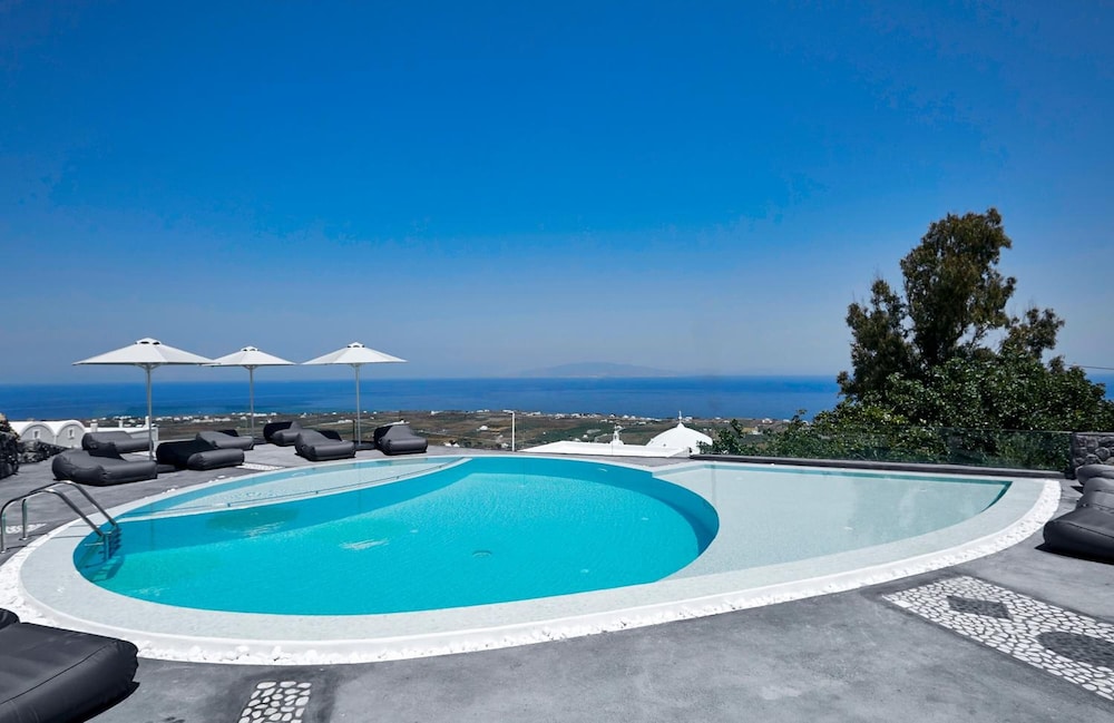 Anchor Suites 1/56