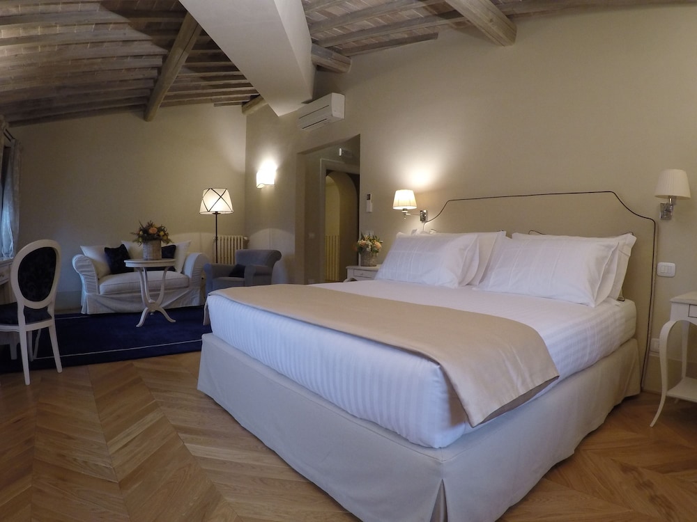 PALAZZO TOLOMEI RESIDENZA D'EPOCA 15/50