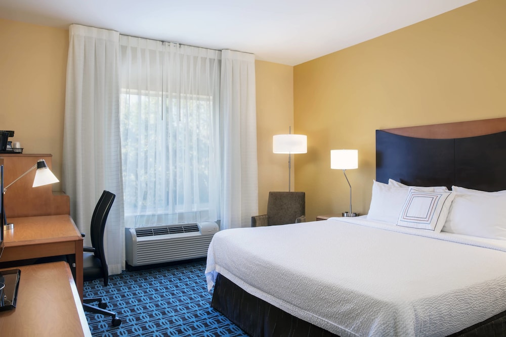 Fairfield Inn Suites By Marriott Lakeland Plant City 14/48