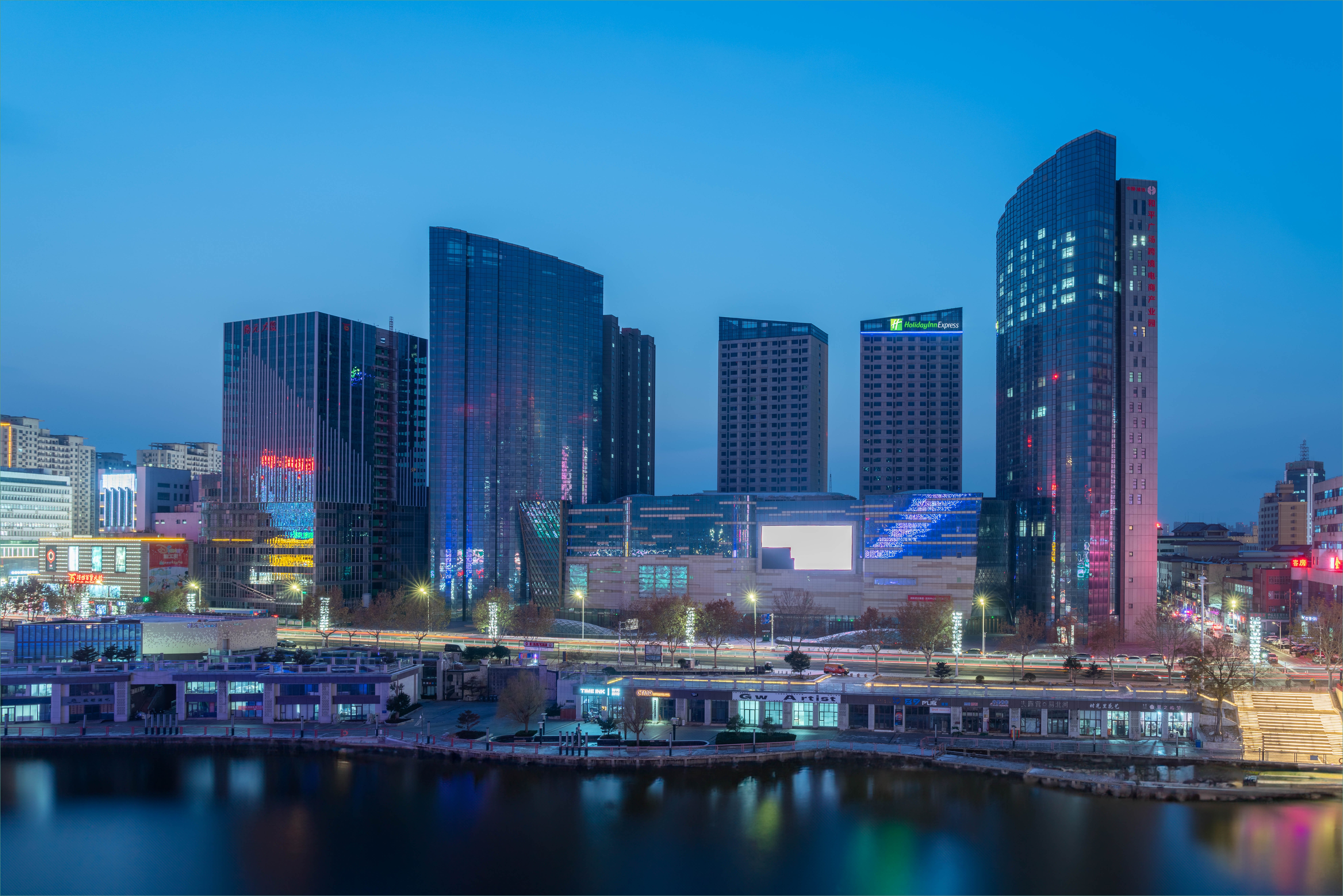 Holiday Inn Express Weifang City Center 45/52